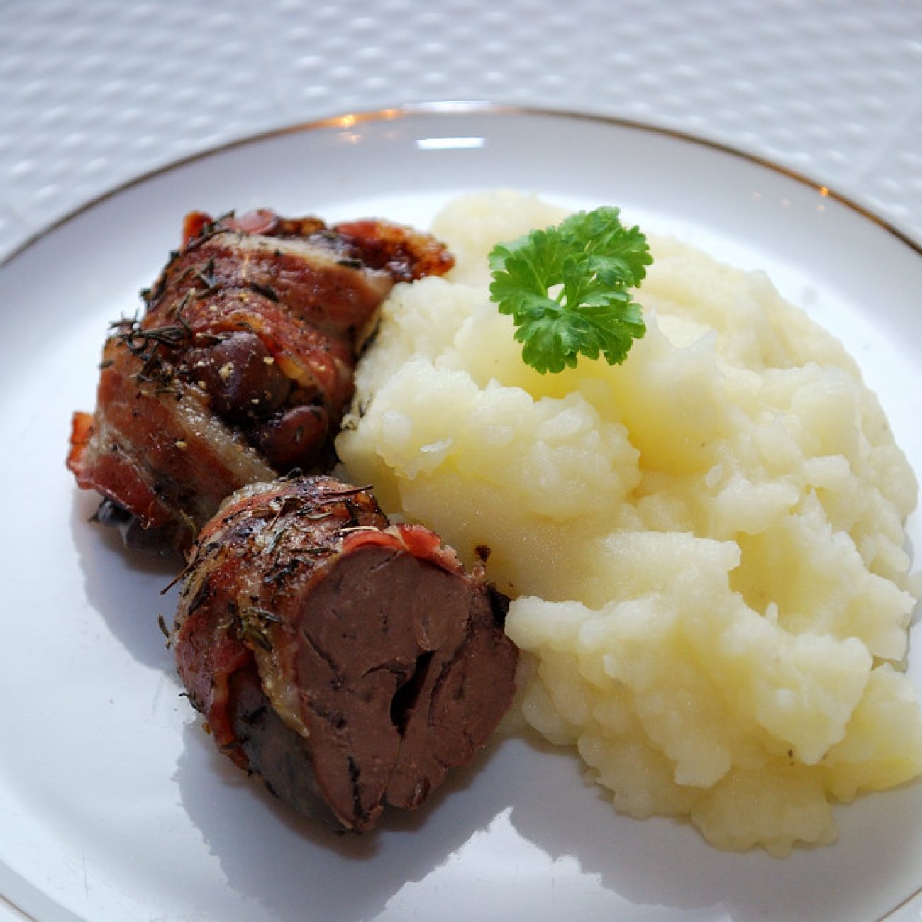Baconbe göngyölt csirkemáj
